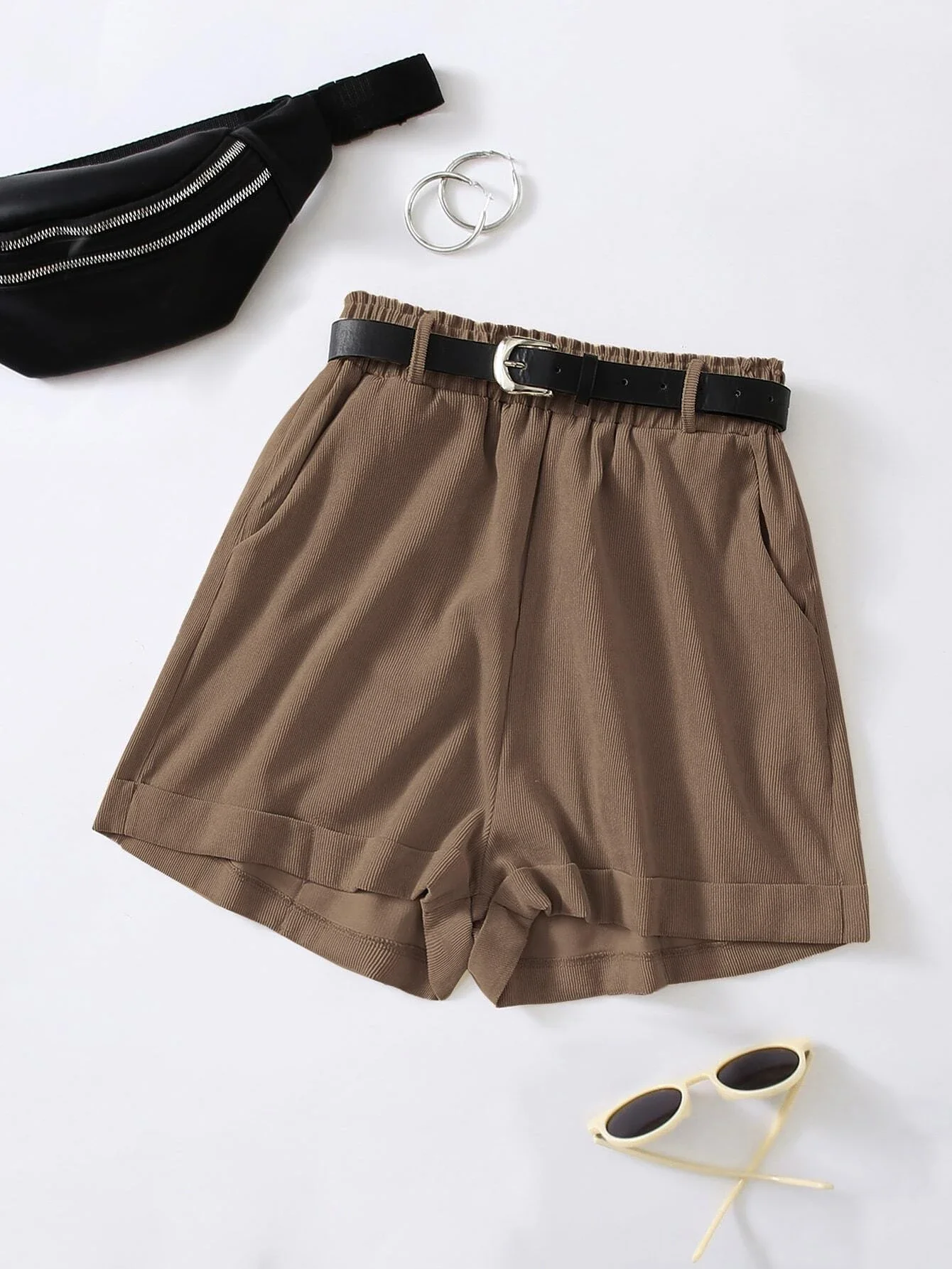 

Corduroy Slant Pockets Belted Shorts