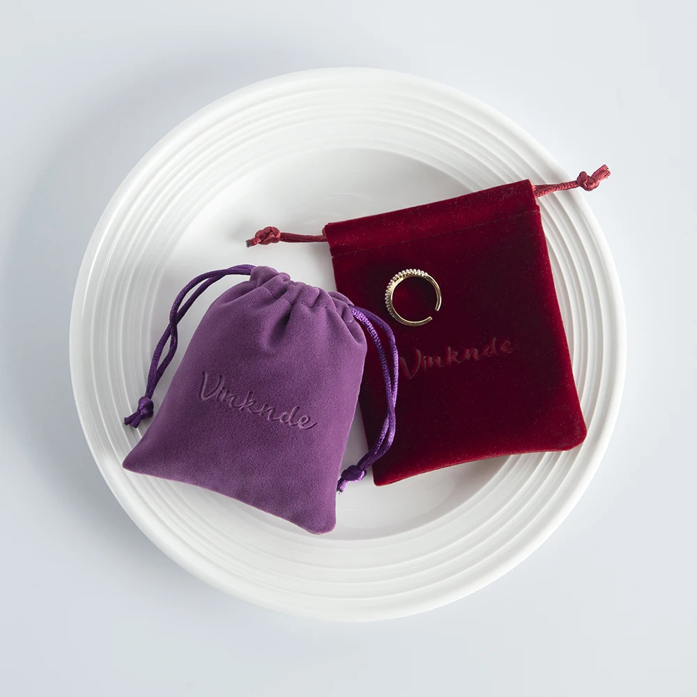 100pcs/Lot 7x9cm Custom Logo Debossed Drawstring Velvet Bags Jewelry Earrings Rings Pouches Christmas Wedding Gift Packaging Bag