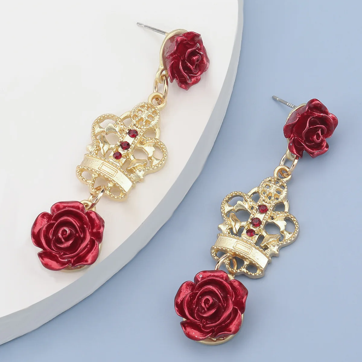 

Statement Hollow Crown Shaped Red Rose Shaped Resin Long Drop Earrings for Women Female French Elegant Crystal Earrings Jewelry