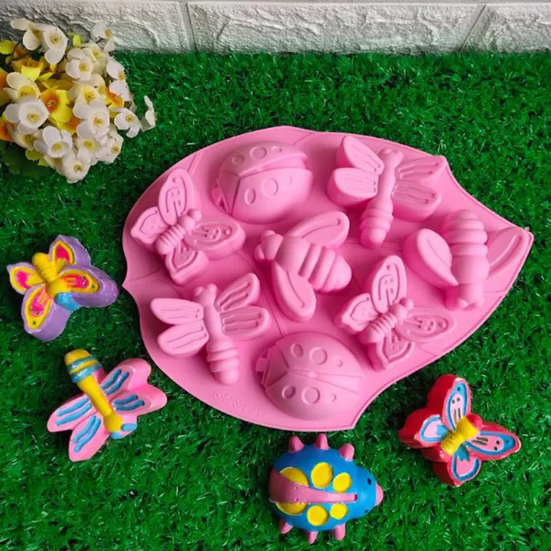 

2022New Cartoon Animal 1 Piece Pink 8 Flower Insect Ice Cube/Chocolate DIY Silicone Mold Cake Handmade Soap Baking Mold For Baby