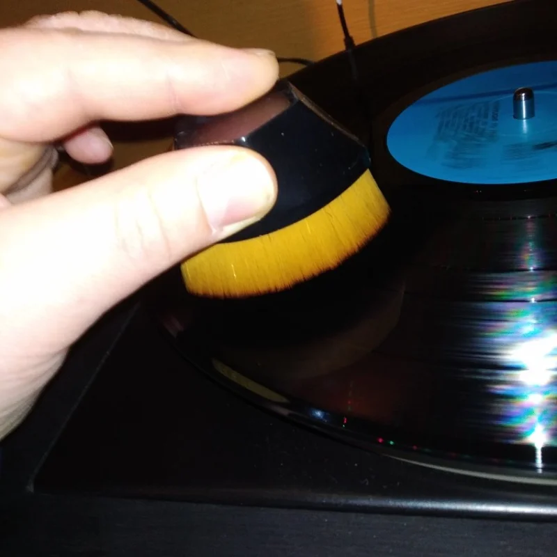 Рисунок 2 - Антистатическая виниловая щетка