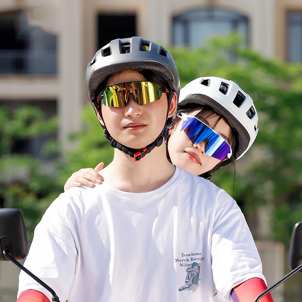 

Регулируемый безопасный шлем для езды на велосипеде