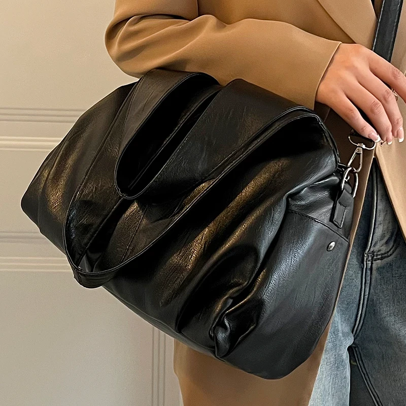 

Черная сумка через плечо для женщин, мягкая искусственная кожа, уникальный дизайн складки, женские сумки на плечо, однотонные элегантные дамские сумочки