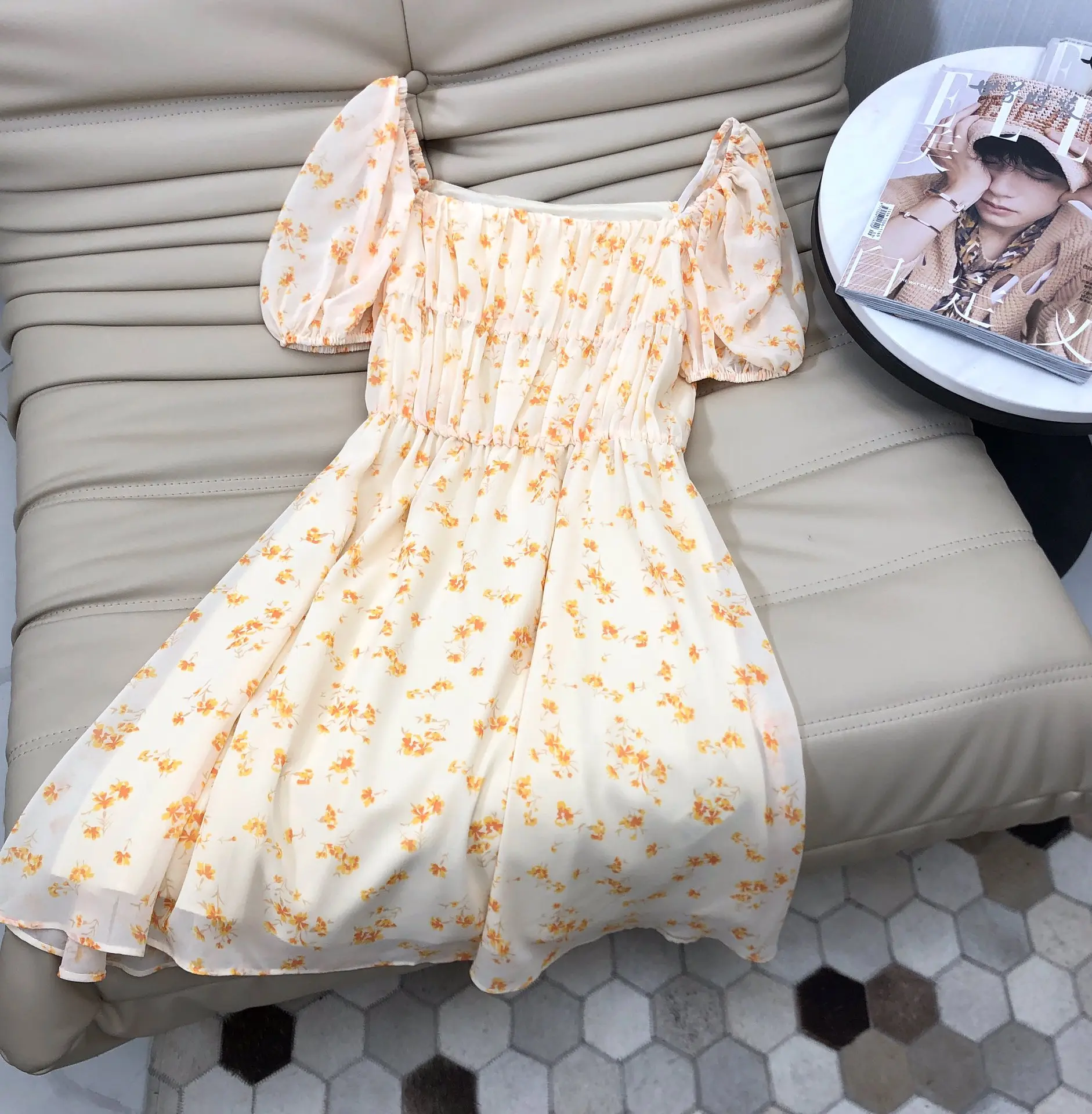 

Весна 2022, новое шелковое закрытое платье во французском стиле с квадратным вырезом, рукавами-пузырями и принтом на талии