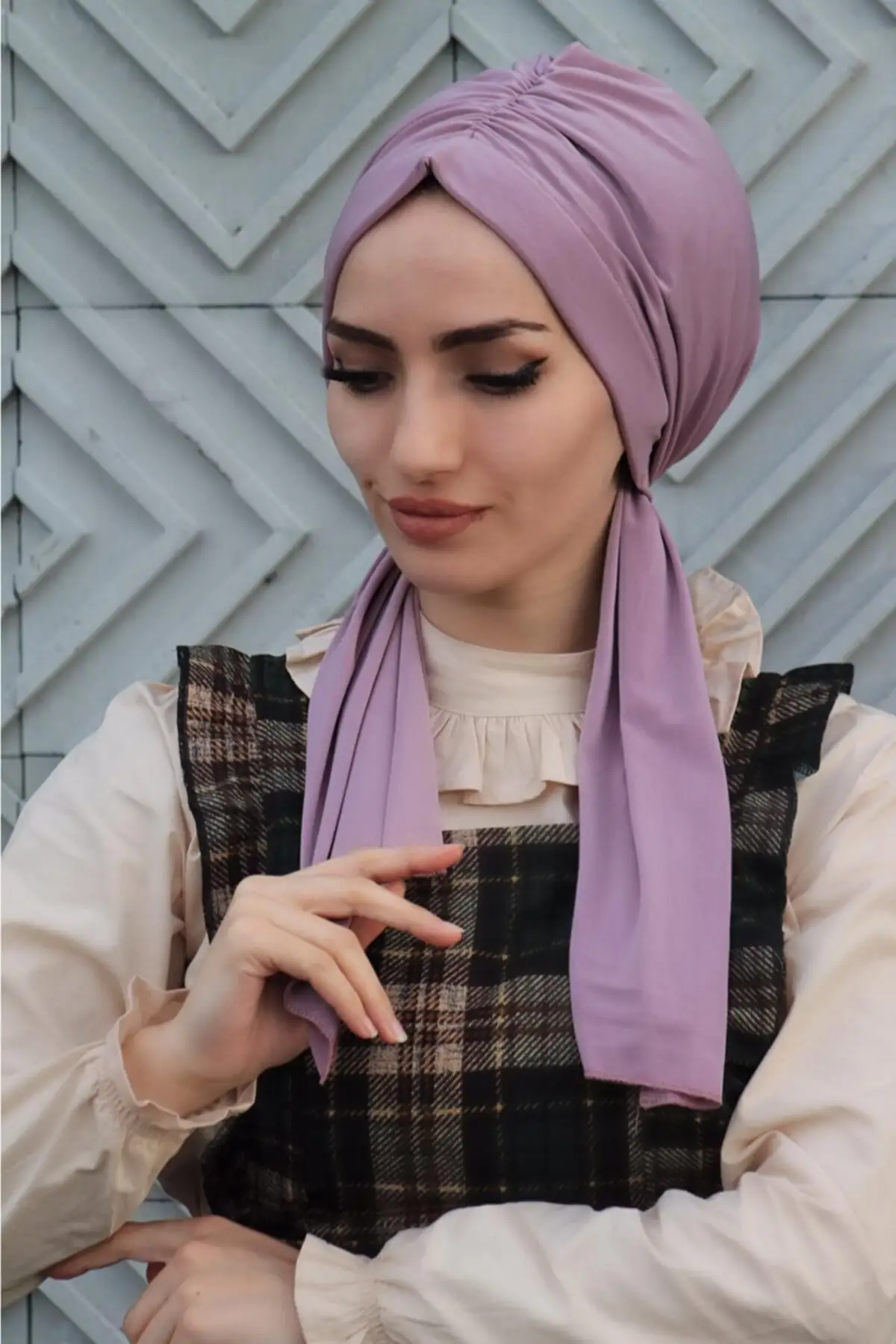 

Design Bone Hijab Scarf Shawl Lycra Slip-Resistant Glossy Finish Muslim Womens Waterproof Quakeproof