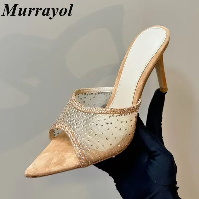 Новые сандалии на тонком высоком каблуке с острым носком и сетчатым ремешком