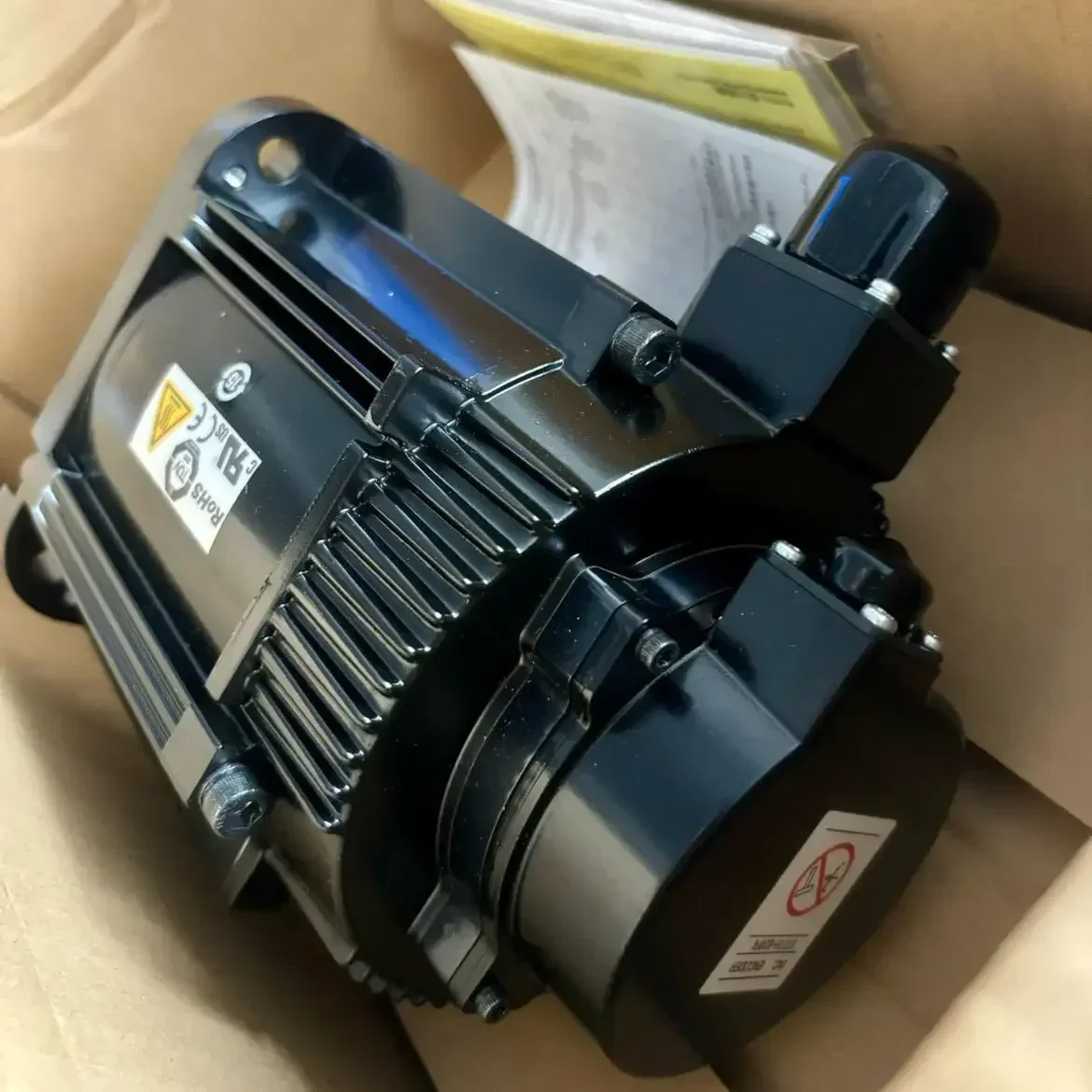 Серводвигатель Yaskawa 5-го поколения SGMGV-09/13/20/30/44ADC/ADA/A3C61/6S/6C/2B/41