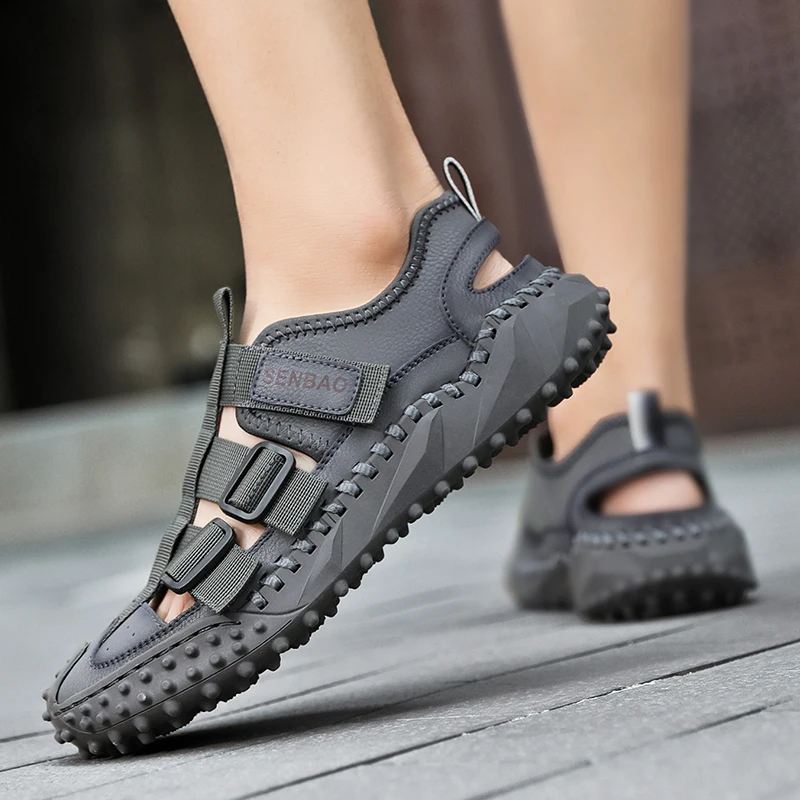 2023 Summer New Men's Outdoor Golf Sandals Men's Fashion Leisure Golf Shoes Men's Walking Non-slip Sports Golf Shoes Size 38-46