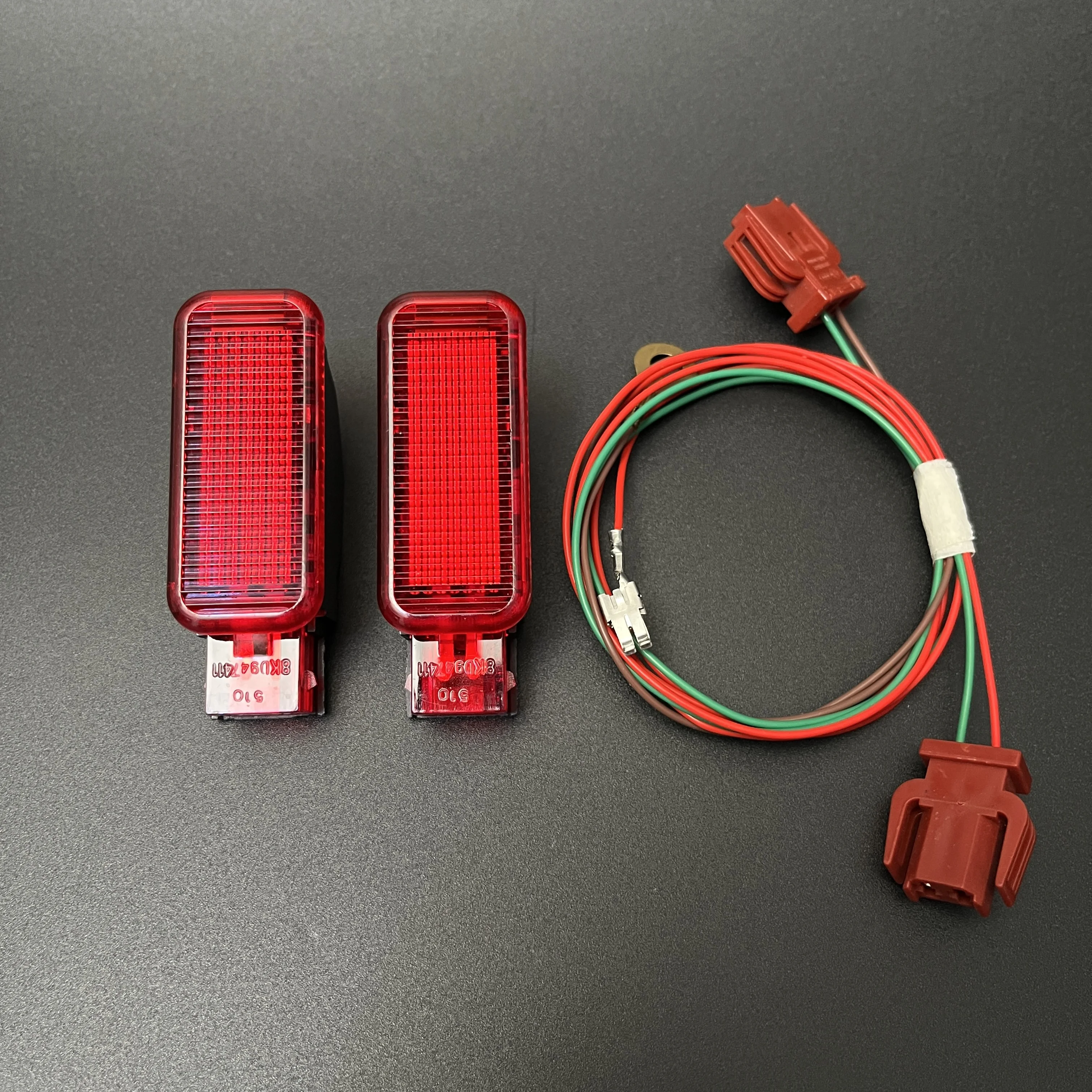 

Галогенная сигнальная лампа дверной панели с жгутом проводов для Audi A7 A8 Q3 Q5 TT A3 S3 A6 S6 A4 S4 R8 RS3 RS4 8KD 947411 8КД 947 41