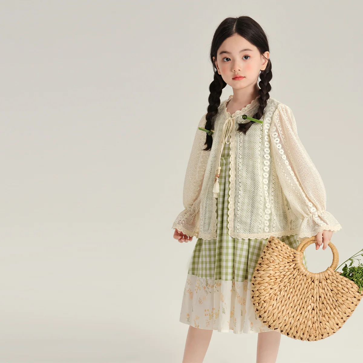 Детский кардиган с рукавами-фонариками на шнуровке