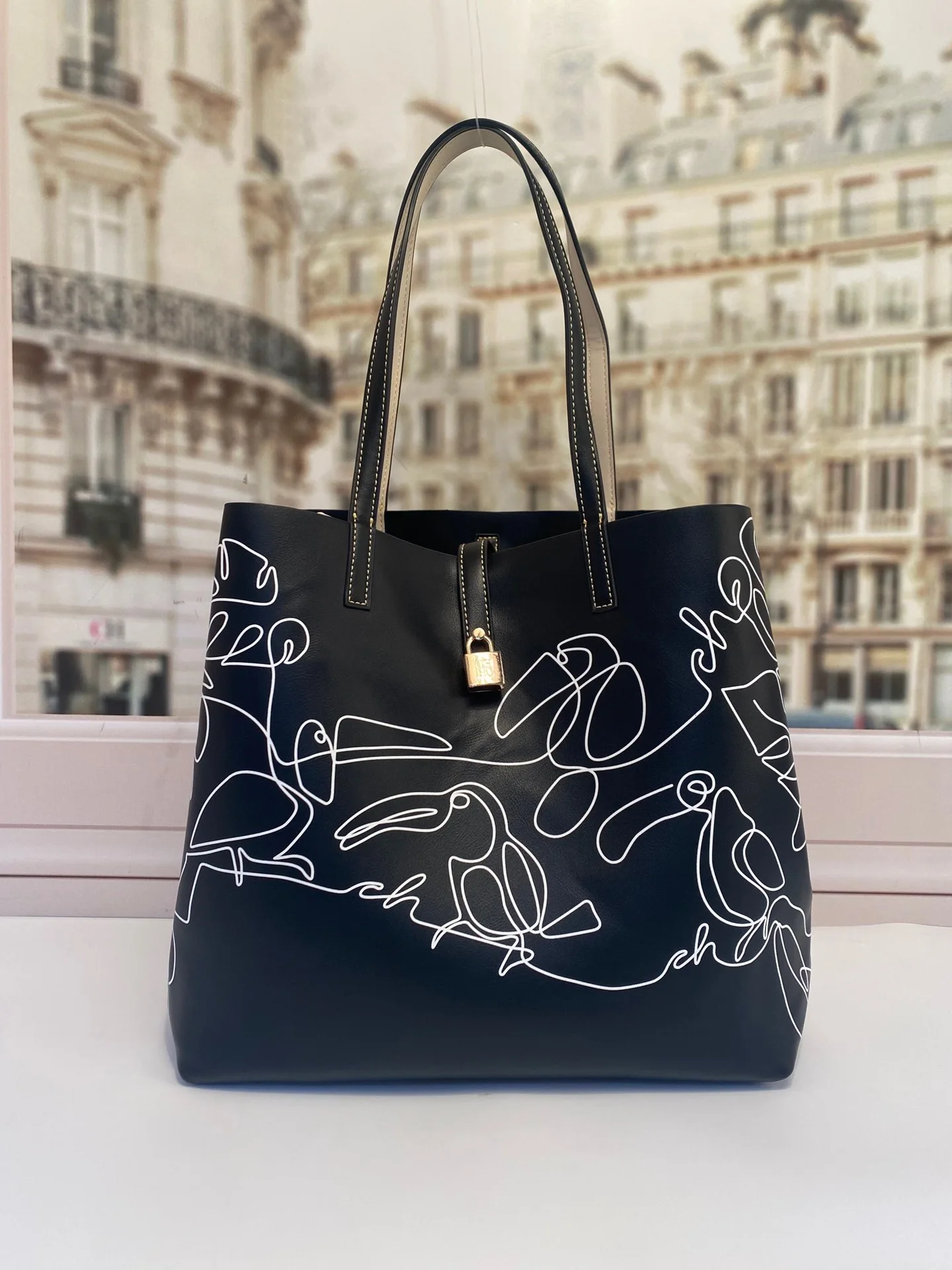 

CH BY CHARO 2023 Winter New Women's Bucket Bag Large Capacity Handbag Artificial Leather Bird Pattern Metal Buckle Design