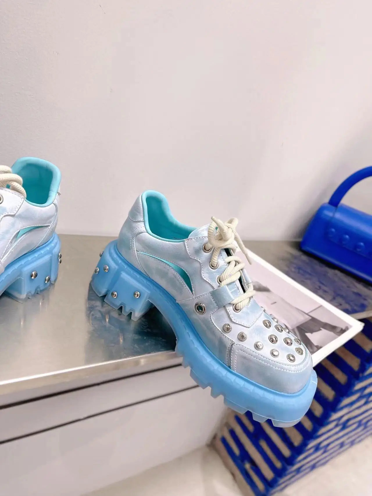 2022 New Style Flat Shoes Casual Ins Popular style All Genenue Leather  Women Sneakers Comfortable Women's shoes