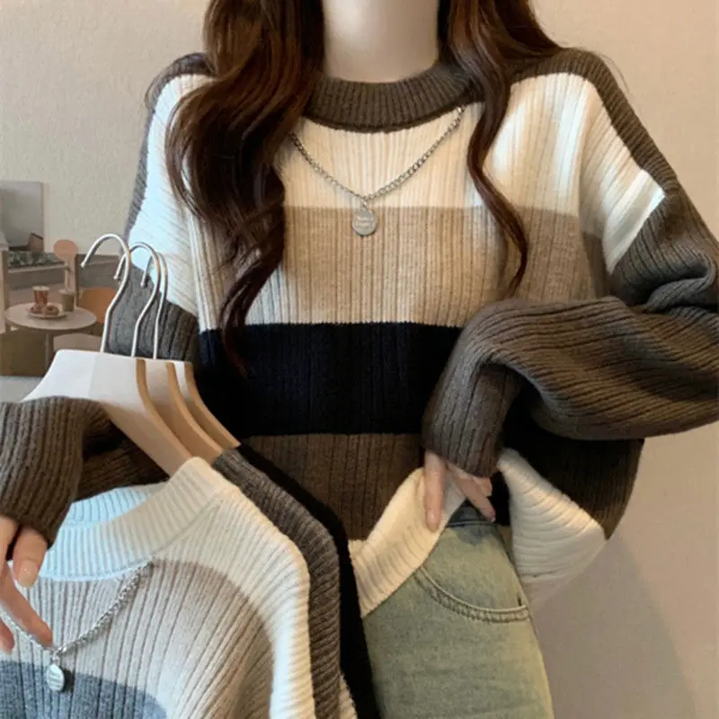 Рисунок 5 - Свитер Женский вязаный в полоску