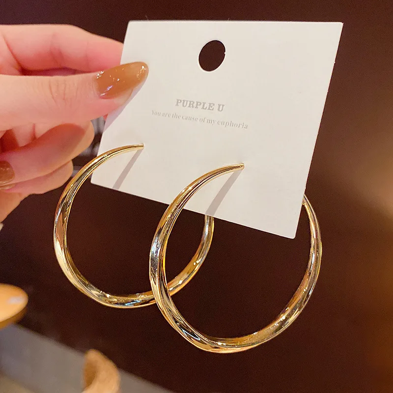 

Trendy Big Smooth Gold Circle Hoop Earrings Brincos Simple Party Round Loop Earrings for Women Jewelry
