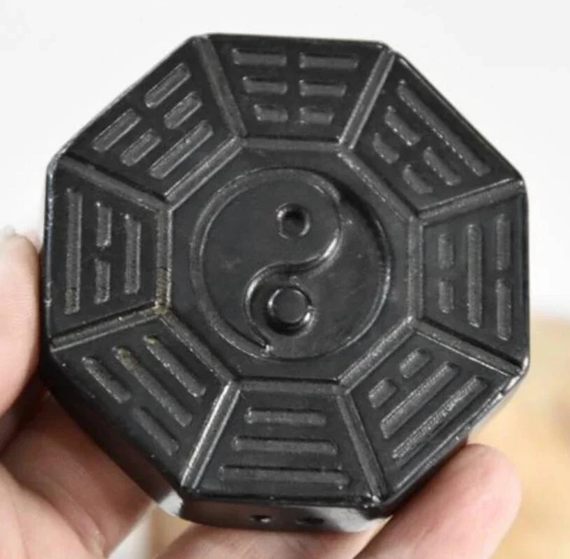 Культура Хуншань архаичная черная железная метеоритная подвеска в виде сплетни