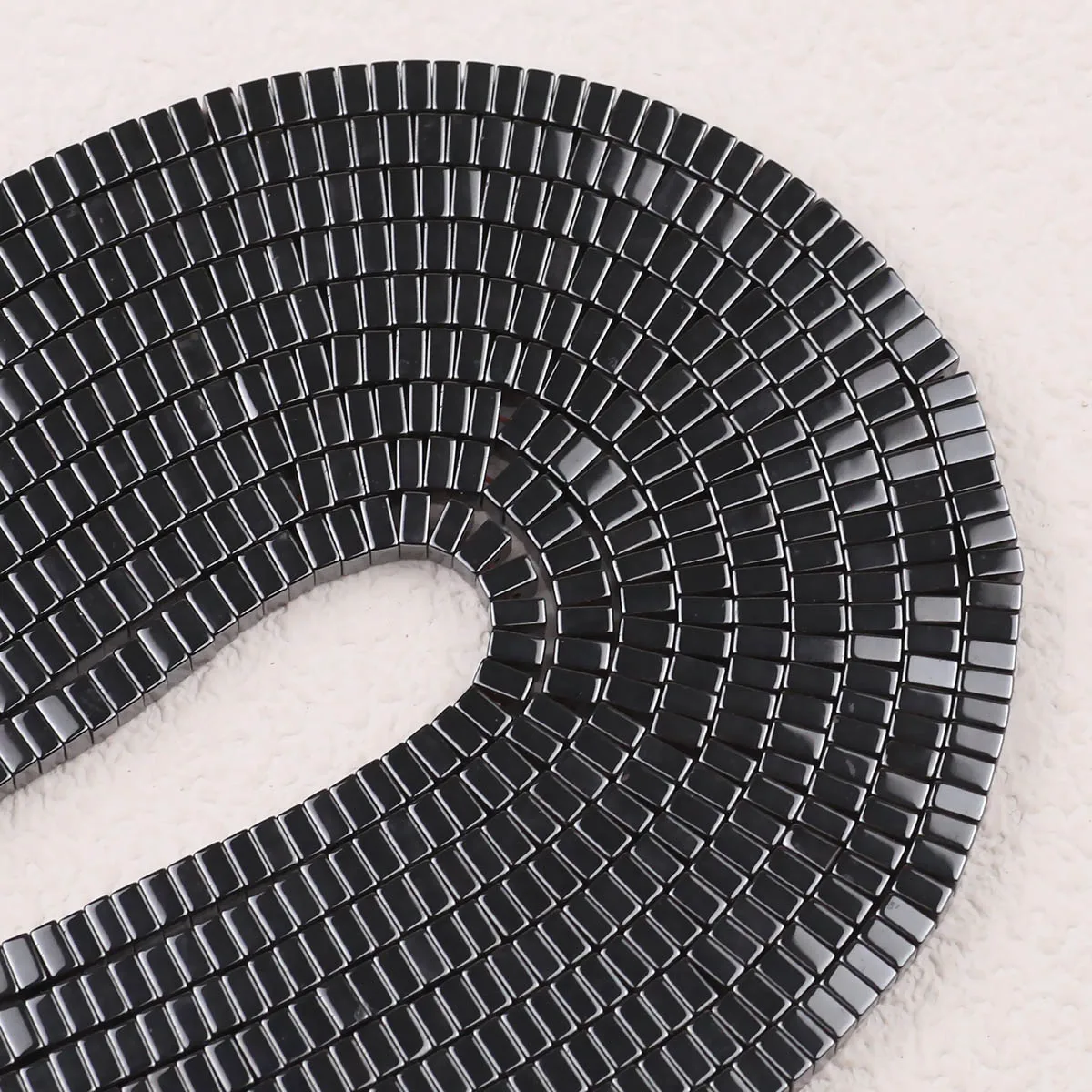 Квадратные прямоугольные плоские натуральные камни черный гематит разделитель