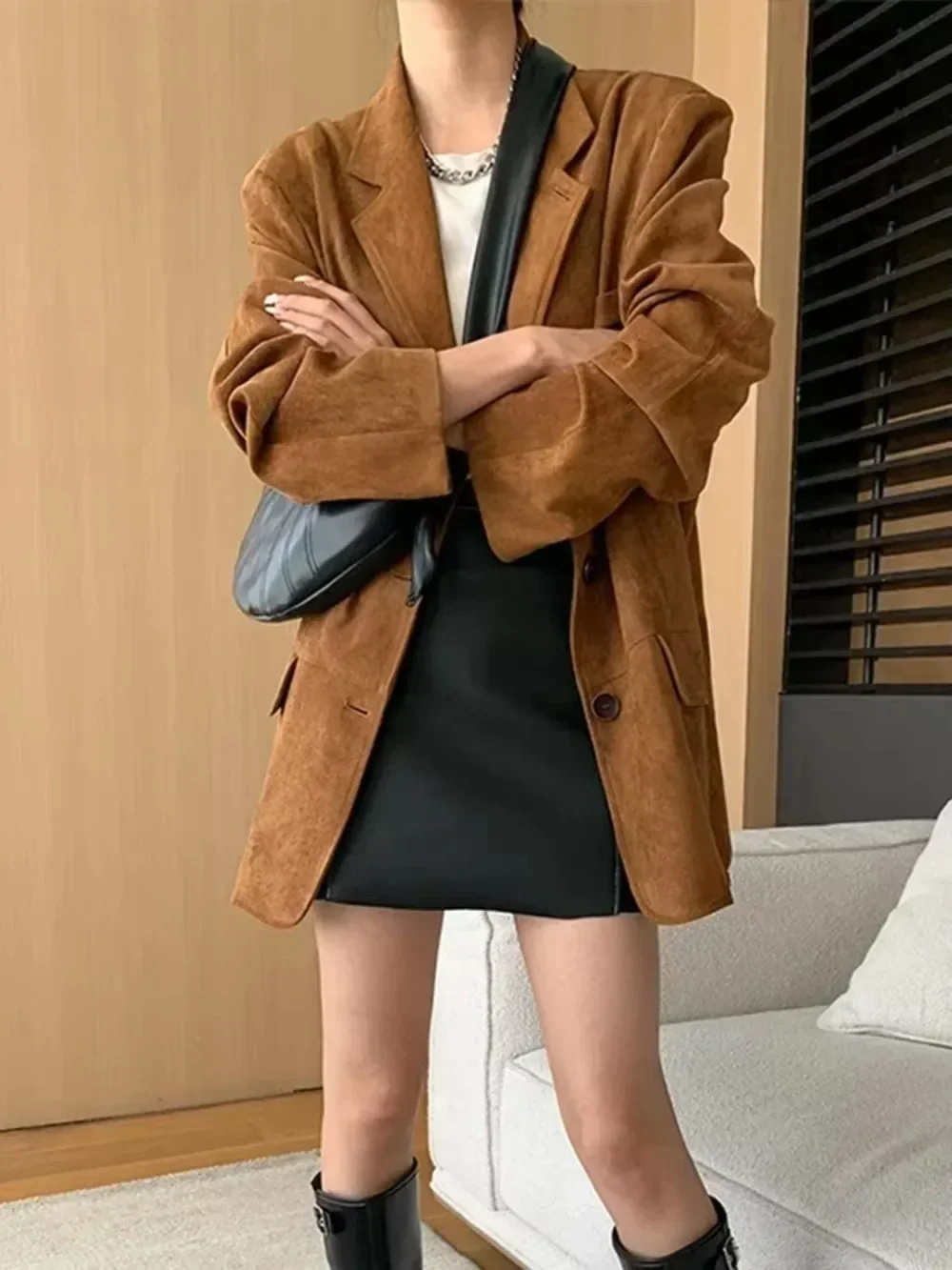 Женская однобортная куртка с отложным воротником однотонная Повседневная