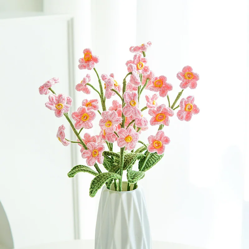 Искусственные цветы в ассортименте