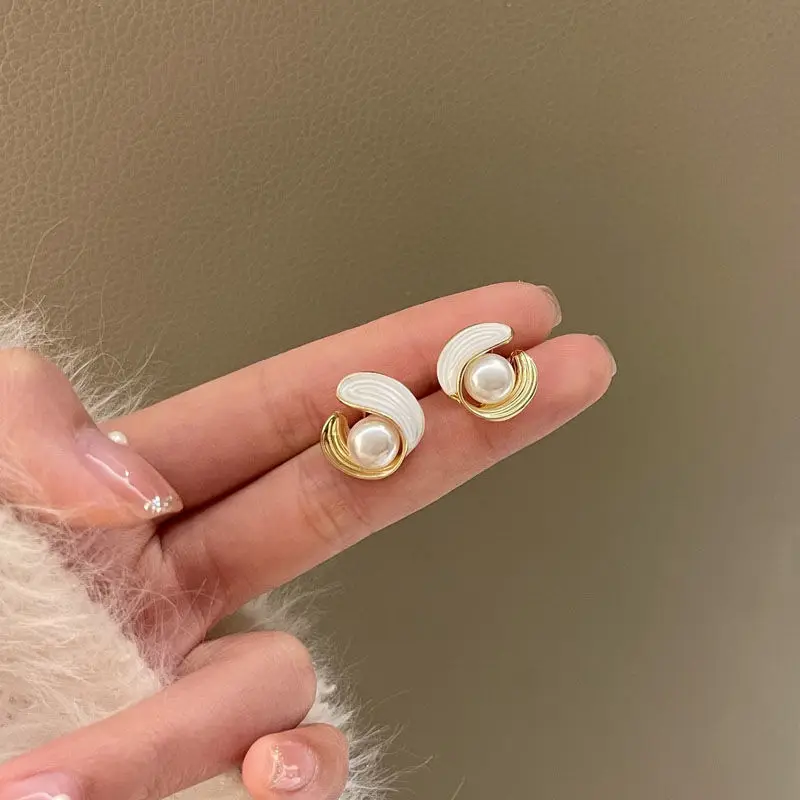 

Новинка 2022, серьги с жемчугом неправильной формы, серьги в европейском и американском стиле, в стиле хип-хоп, панк, ретро, серьги Ms Girl, аксессуары для путешествий, ювелирные изделия в подарок