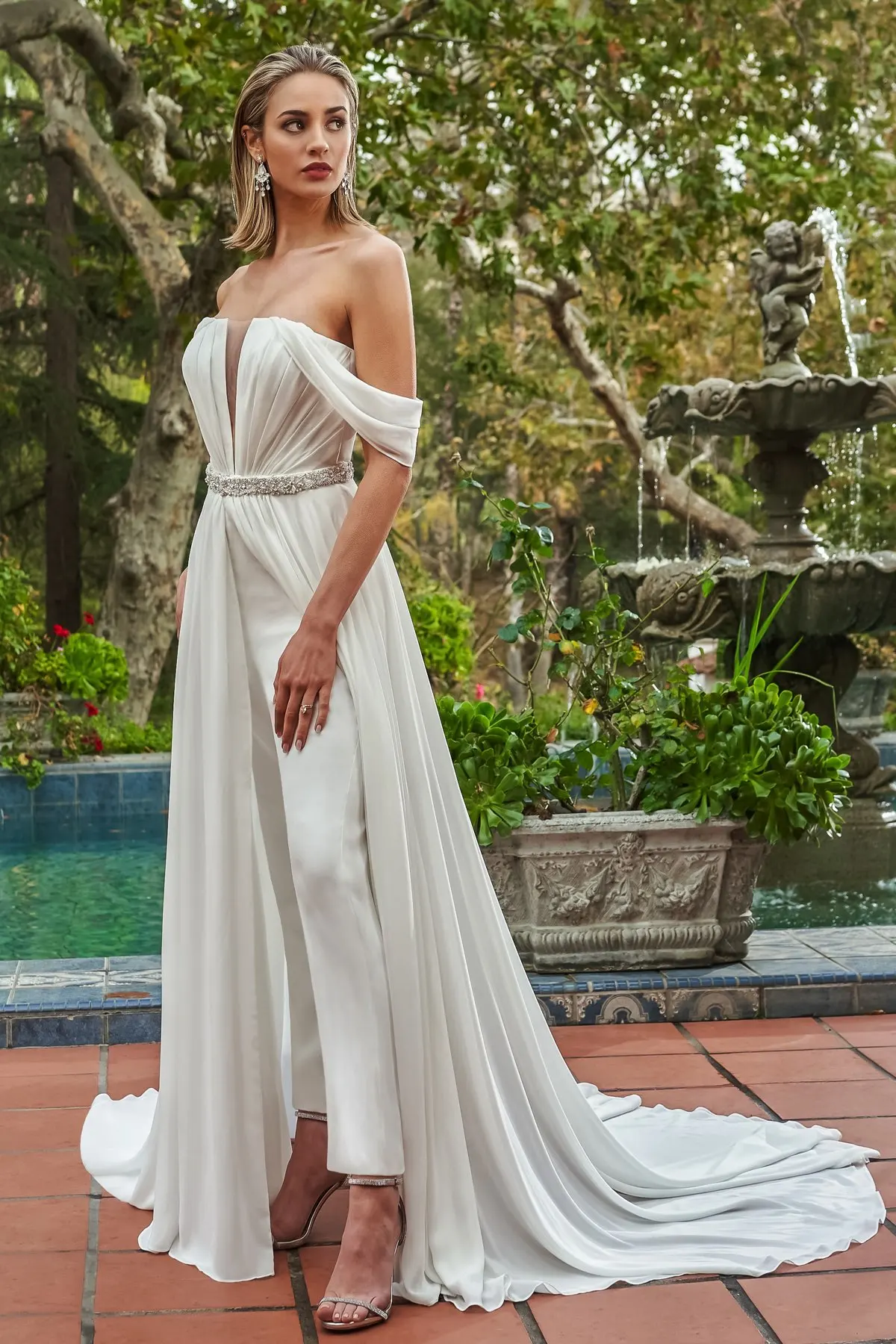 2023 Women Wear Jumpsuits Wedding Party Dress with Detachable Overskirts Bridal Gowns Buttons Back Ruched Off Shoulder Vestidos