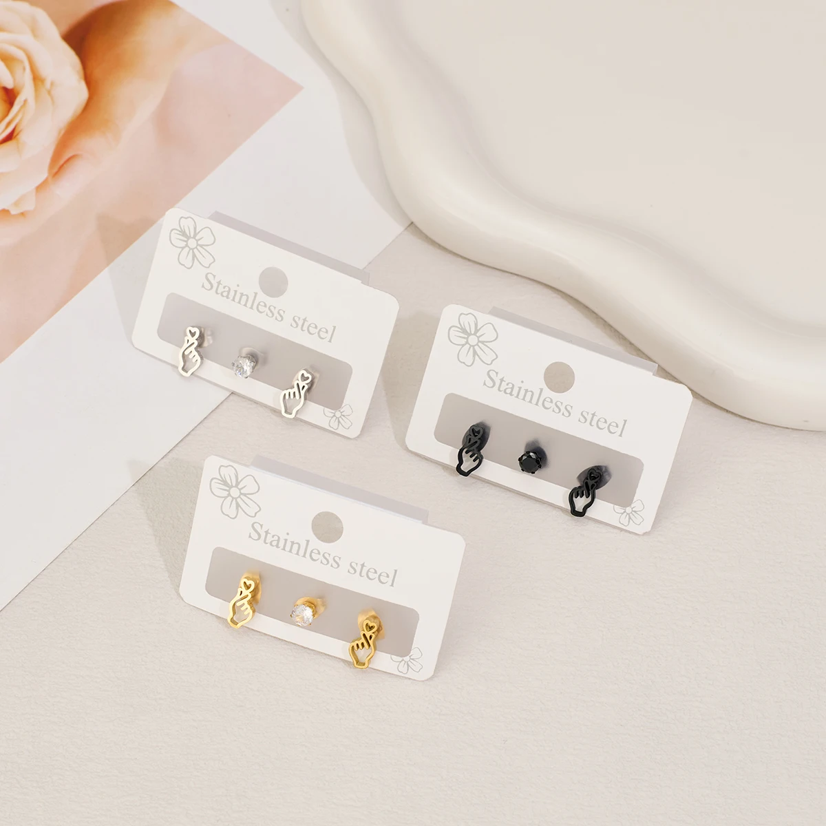 Серьги-гвоздики для ушей в форме сердца позолоченные серьги из нержавеющей стали