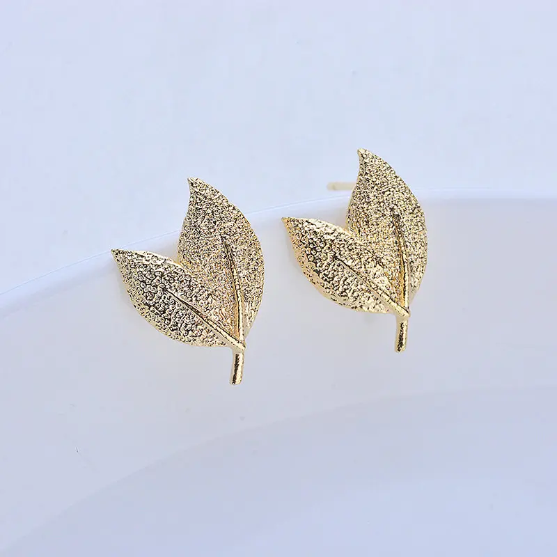 

Серьги-гвоздики с листьями из латуни, 14 к, 15 х10 мм