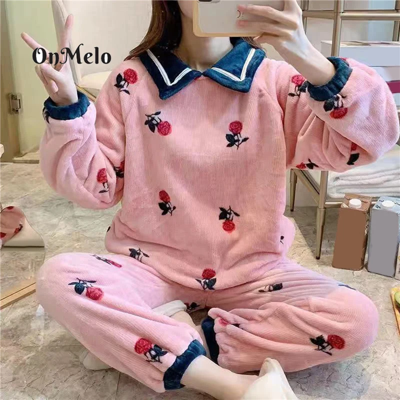 

Пижамный комплект OnMelo, Женский пижамный комплект с мультяшным принтом, зимняя Коралловая бархатная плотная теплая домашняя одежда в кавайн...