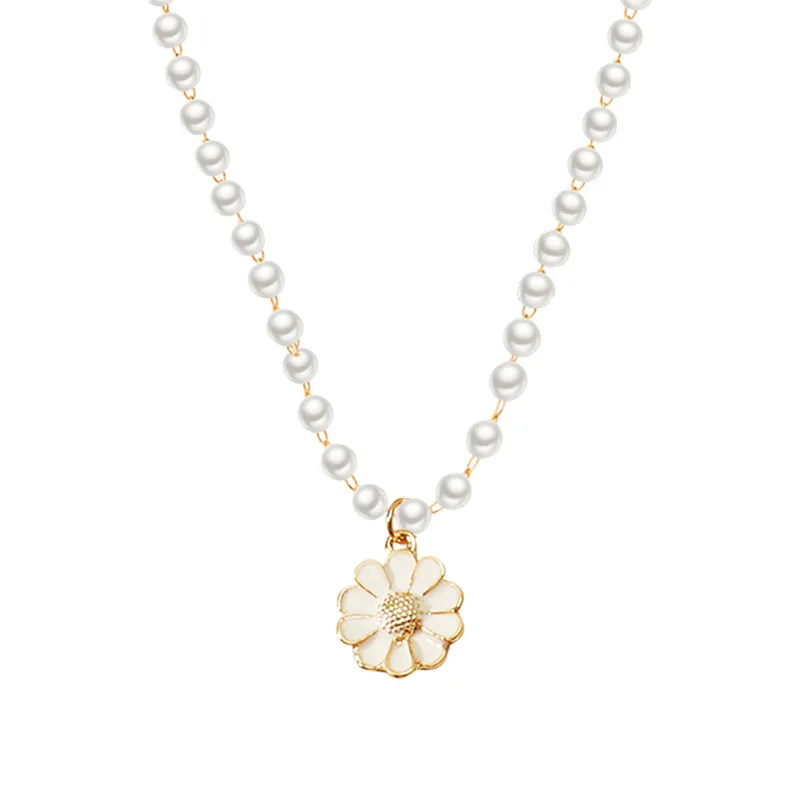 

Korean White Small Flower Pearl Necklace Cold Wind High Sparkling Pearl Chain Chrysanthemum Clavicle Chain necklace for women
