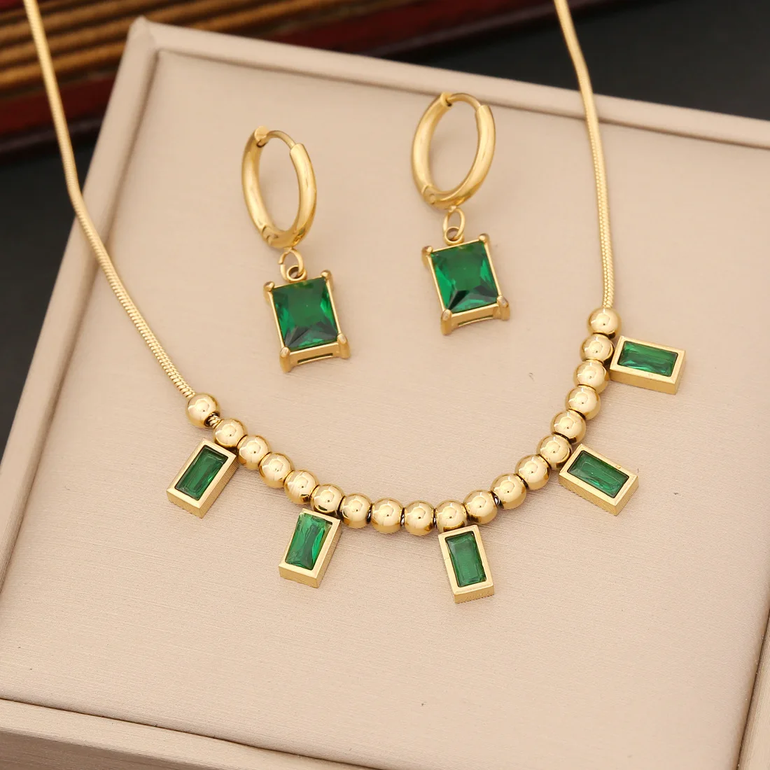 

A001 Emerald Zircon Necklace Green Stone Set Stainless Steel Bracelet CZ Earring Top Quality Free Shipping