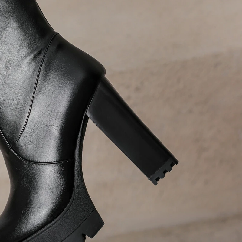 Женская обувь до колена с круглым носком на квадратном каблуке 4 см