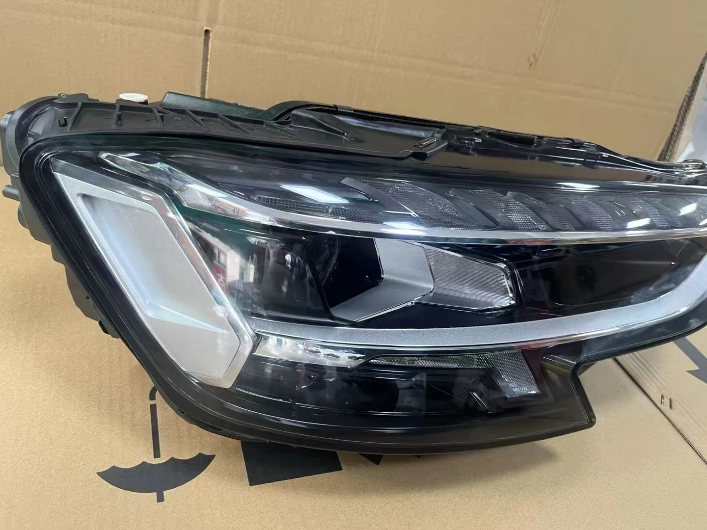 Фото Для Audi A8D5 Horch матричные фары оригинально собранные и разобранные, передняя решетка бампера, комплект кузова двигателя двери автомобиля №2