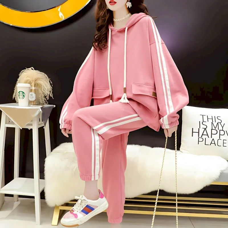 Спортивный костюм женский