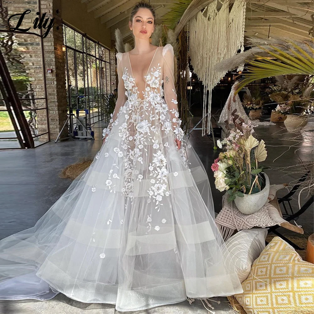 Купи Boho Wedding Dresses Lace Appliques Long sleeves V-Neck Bride Dress 3D Flowers A-Line Wedding Gown Plus Size vestido novia за 6,360 рублей в магазине AliExpress