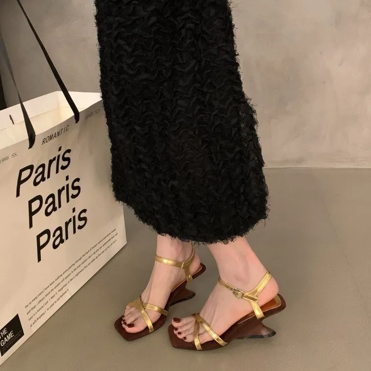 Модные женские босоножки на танкетке летние повседневные нескользящие туфли