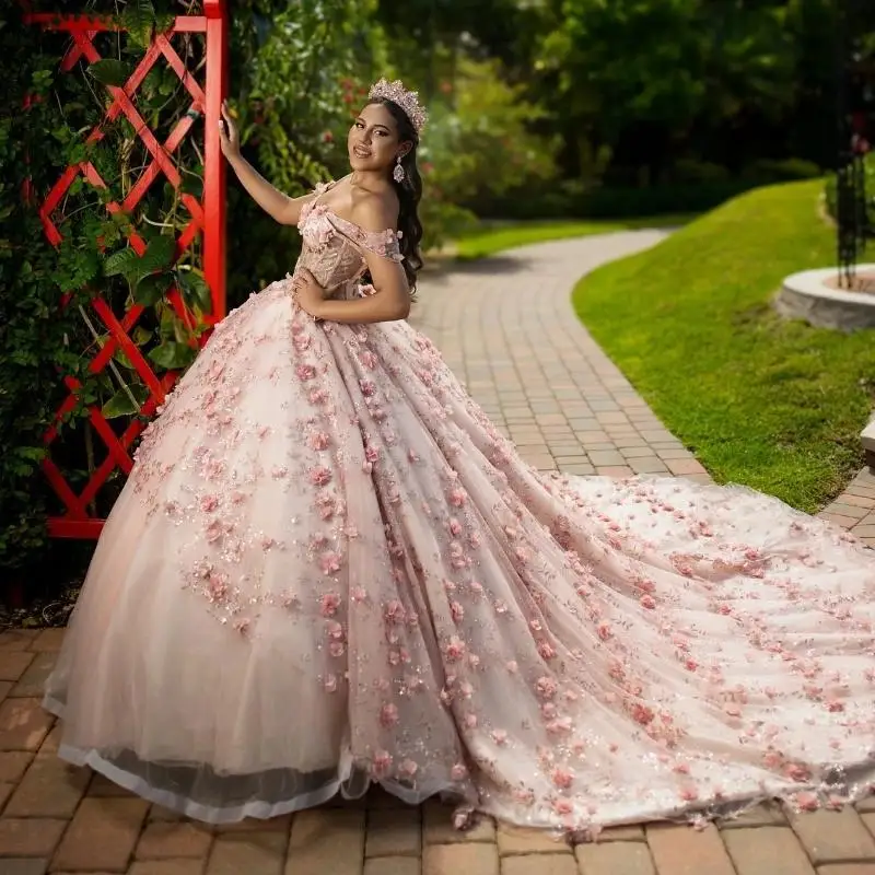 Светло-розовые блестящие платья Quinceanera с открытыми плечами и блестками