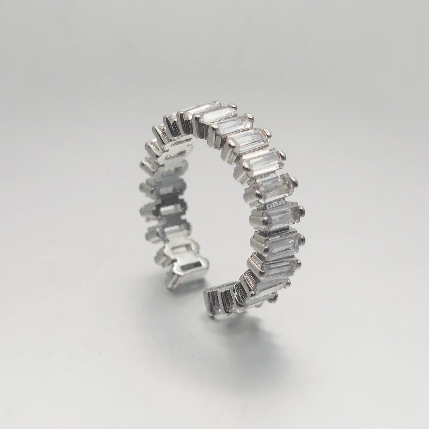 

HESHI White Fashion Banquet Gift Ring for Women