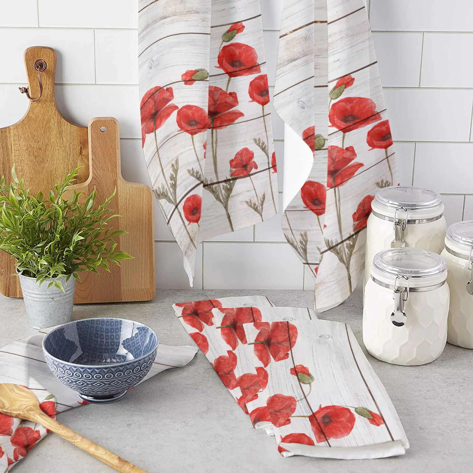 

Красная деревянная доска с цветком мака, кухонное полотенце из микрофибры, кухонная утварь, столовая посуда, кухонная утварь