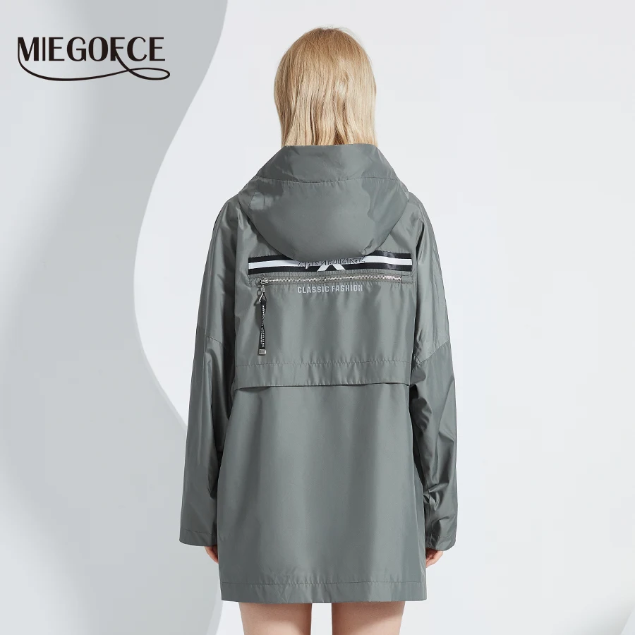 MIEGOFCE 2022 Весна-осень новая мода женский тренч средней длины с капюшоном и надписью