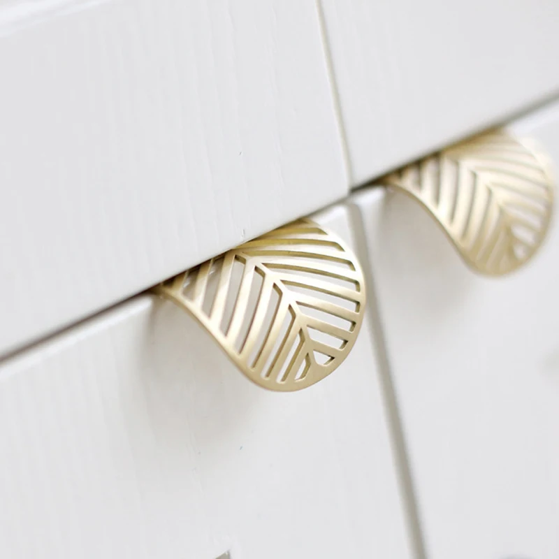 

2 Pack Invisible Leaves Cabinet Pulls Modern Simple Zinc Alloy Cabinet Handles for Kitchen Cupboard Bedroom Drawer Dresser
