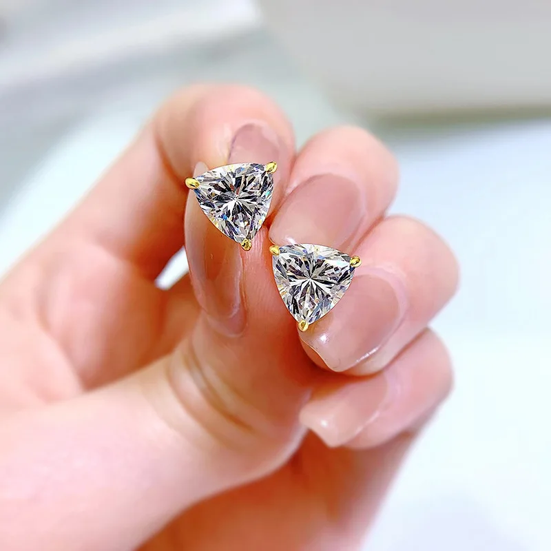Серьги женские из серебра 100% пробы с треугольной огранкой 8 мм