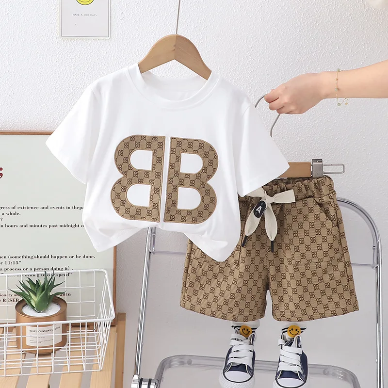 Детский спортивный костюм из футболки и шортов на Возраст 3-5 лет