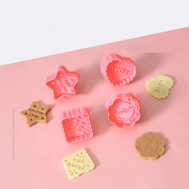 

4PCS Cookie Mold 3D Snowman Animal Biscuit Baking Christmas Cake Decorating Tool DIY Baking Mould