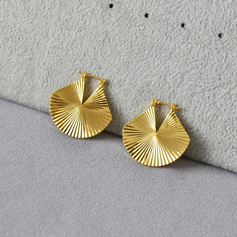 

Trendy Laser Cut Brass Plated Stud Earrings for Women with Distinctive Floral Patterns