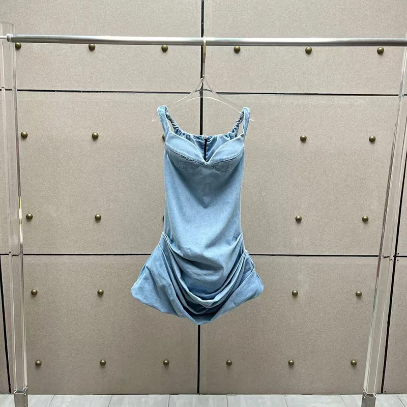 Фото Женское джинсовое мини-платье без рукавов с одним открытым плечом, с эффектом потертости, высокое качество, 2026, платье с драпировкой на одно плечо, в стиле Y2K №3