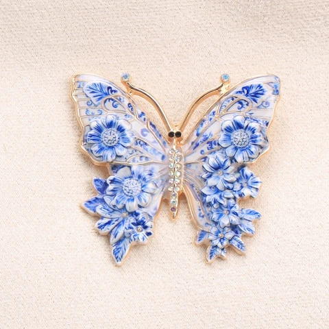 Винтажные броши-бабочки с большим цветком