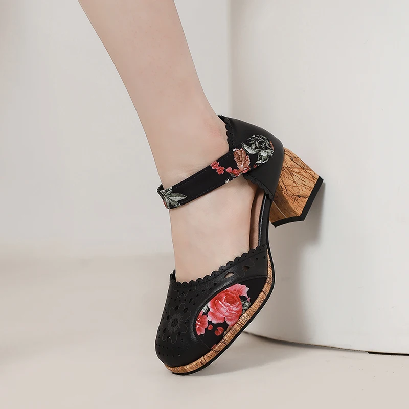 Women Chinese Vintage Sandals Lady Flower Printed Hollowed-out Design Shoes Comfortable Breathable Anti-slip Wear-resistant Sole