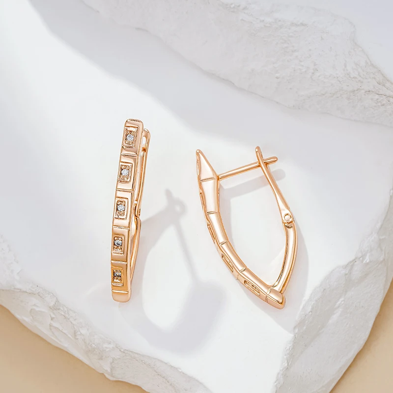 Женские серьги-подвески с фианитами