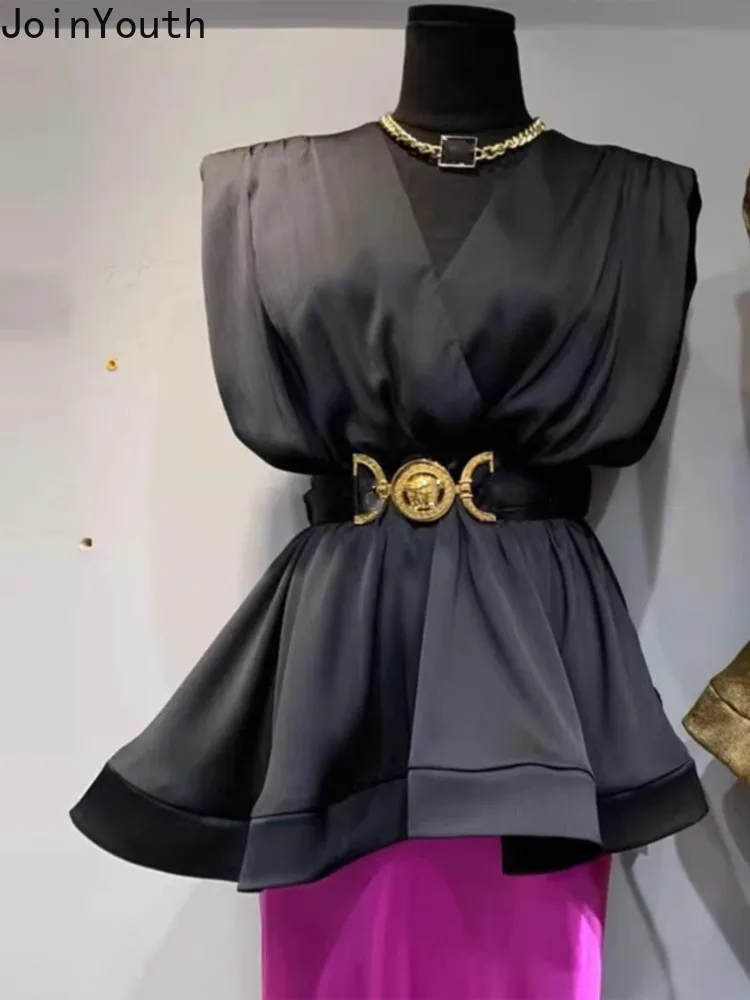 Женская блузка с V-образным вырезом без рукавов