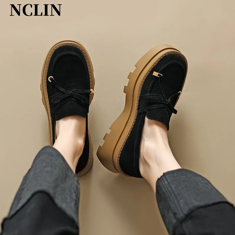 Женские туфли на массивном каблуке платформе с круглым носком лоферы ручной