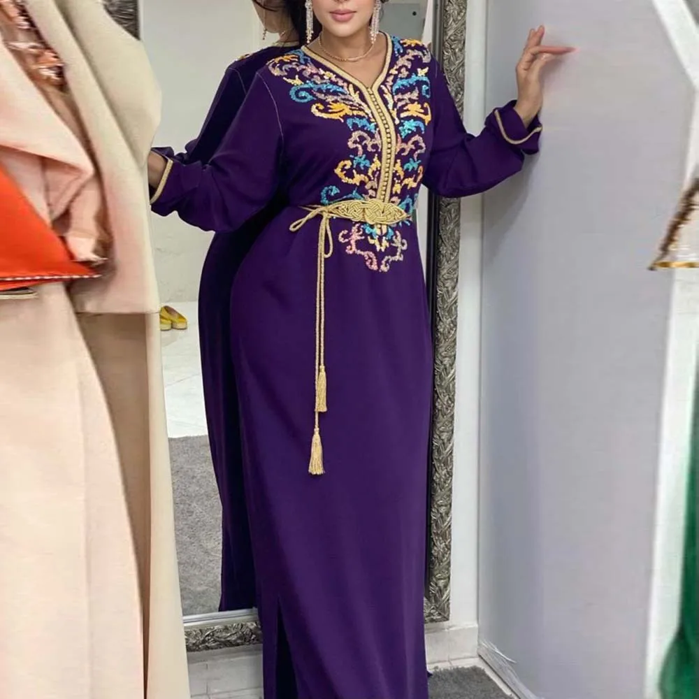 Женское платье с длинным рукавом, длинным поясом и вышивкой в мусульманском стиле, 2022